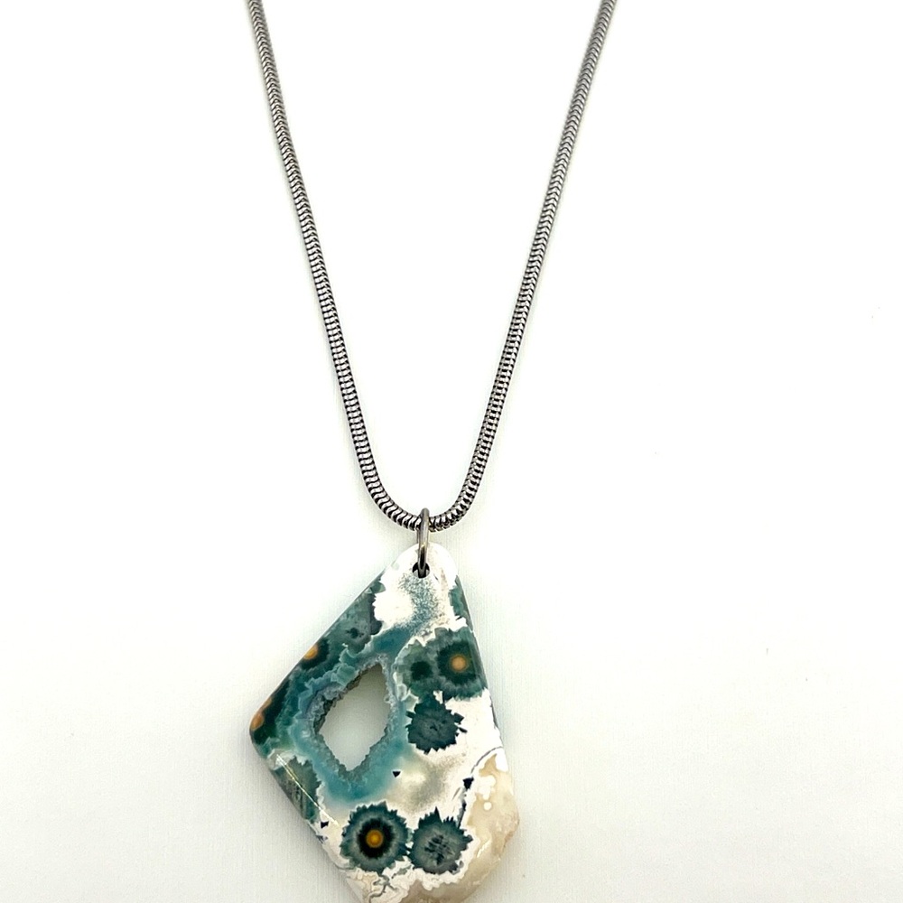 Vintage Ocean Jasper Geode Pendant Silver Toned Rope Chain - Picture 2 of 8